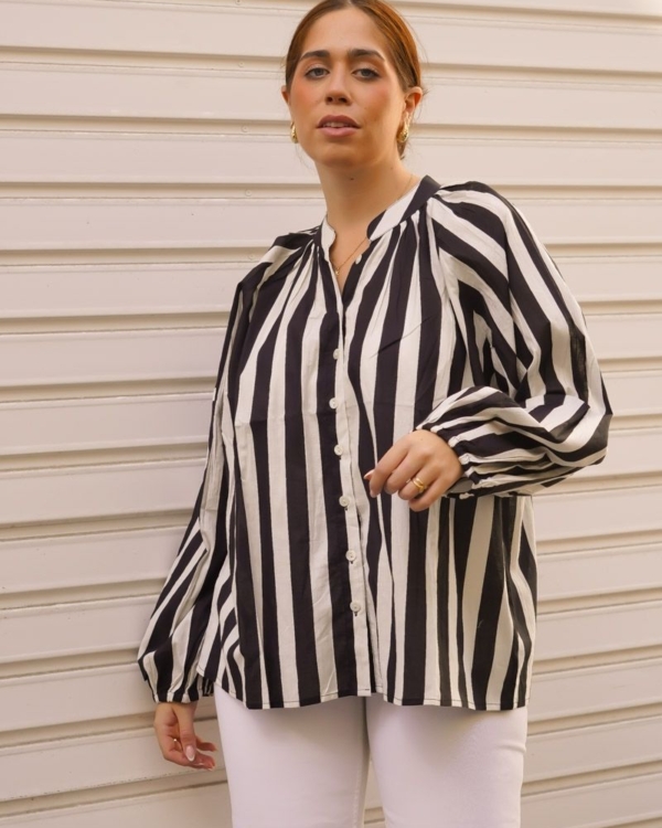 Camisa Estampada Rayas Negras