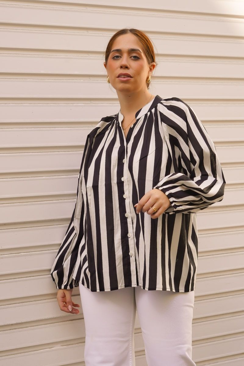 Camisa Estampada Rayas Negras