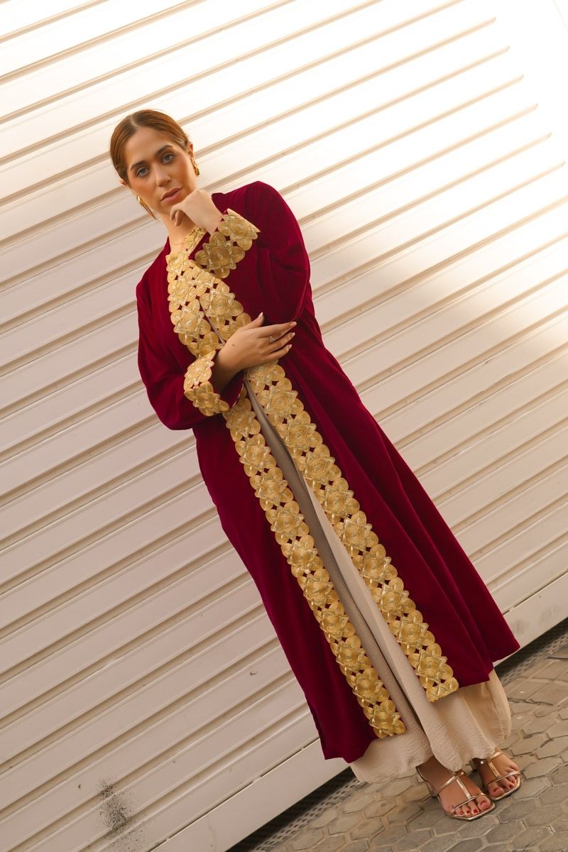 Kimono Burdeos Cenefa Dorada - Imagen 2