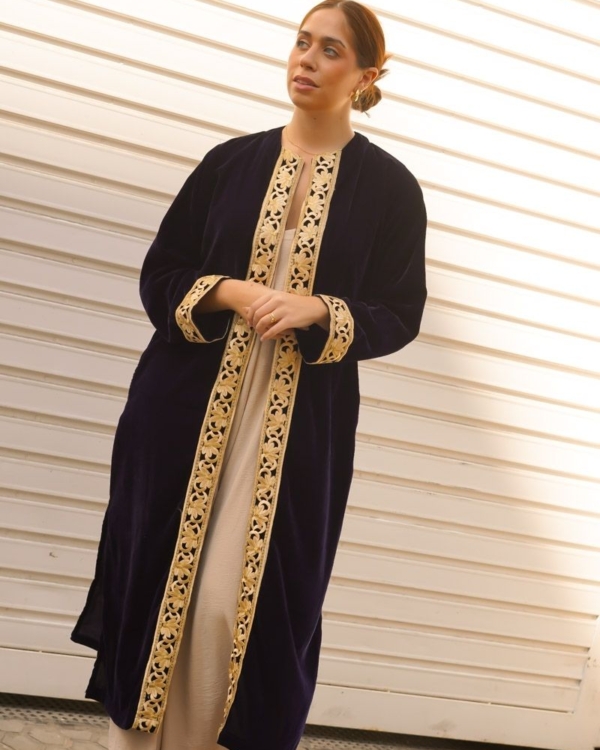 Kimono Negro Cenefa Dorada