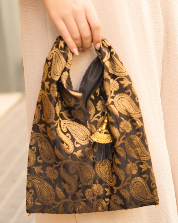 Bolso Tela Negro y Dorado