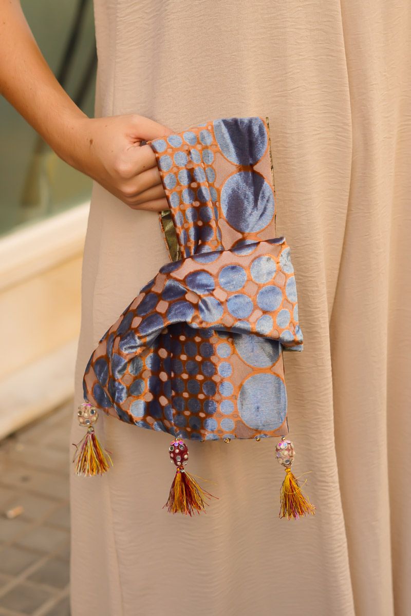 Bolso Azul Pompones
