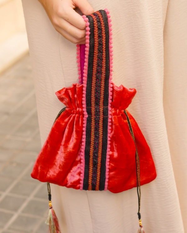 Bolso Rojo Cenefa Rosa