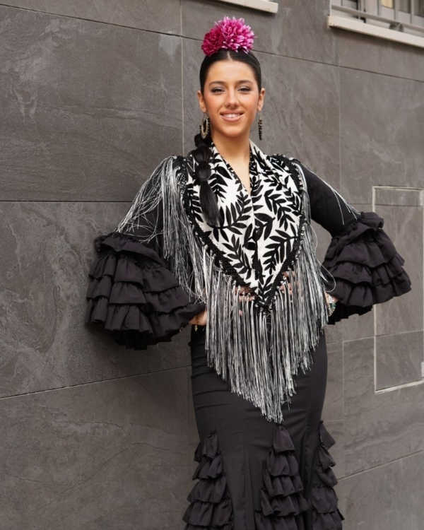 Mantoncillo Flamenca Terciopelo Negro