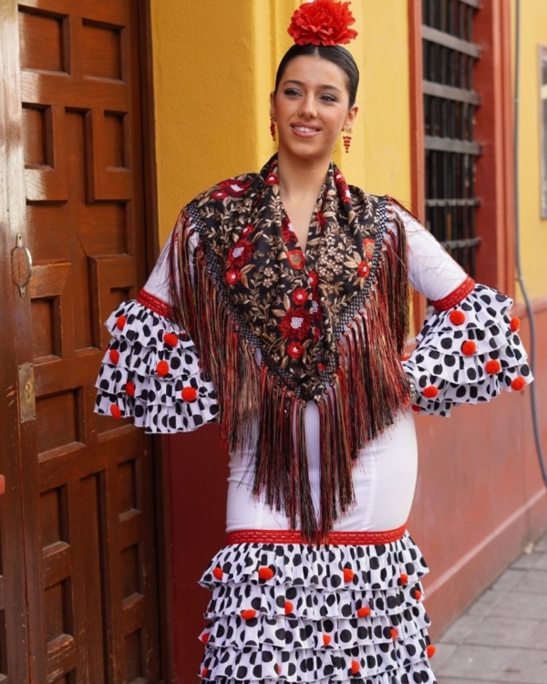 Mantoncillo Flamenca Flores Rojas