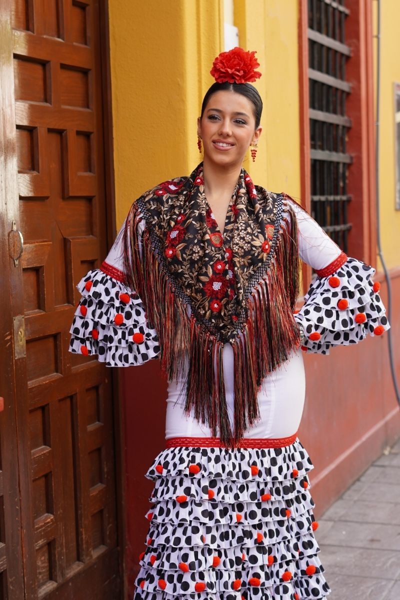 Mantoncillo Flamenca Flores Rojas