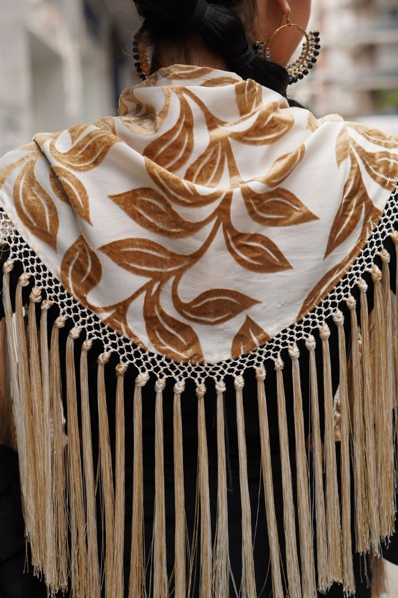 Mantoncillo Flamenca Terciopelo Tostado - Imagen 7