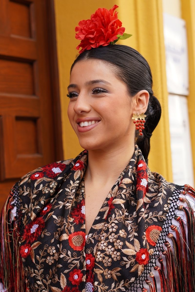 Mantoncillo Flamenca Flores Rojas - Imagen 4