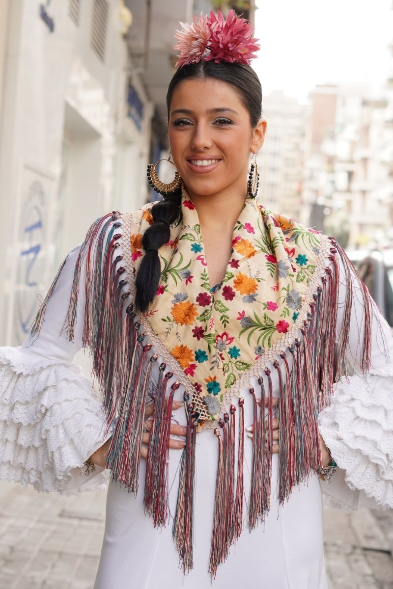 Mantoncillo Flamenca Flores Beige