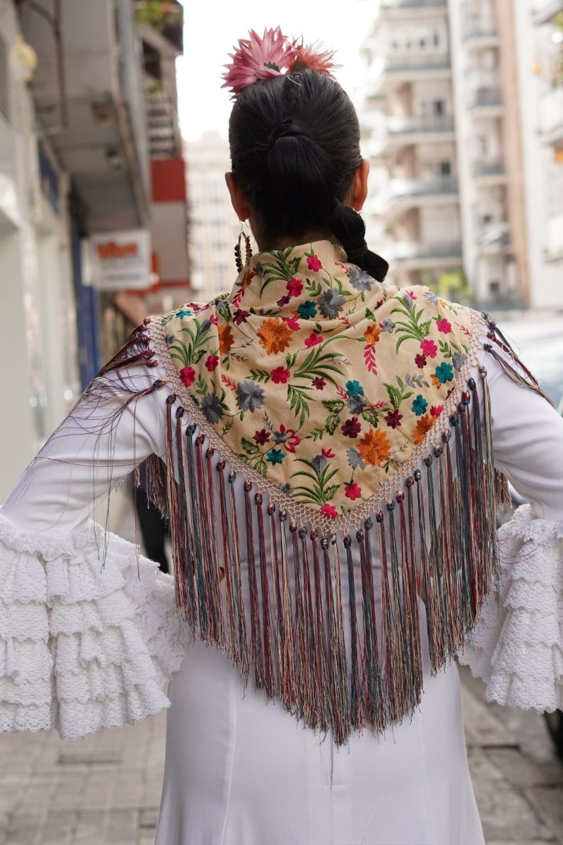 Mantoncillo Flamenca Flores Beige - Imagen 4