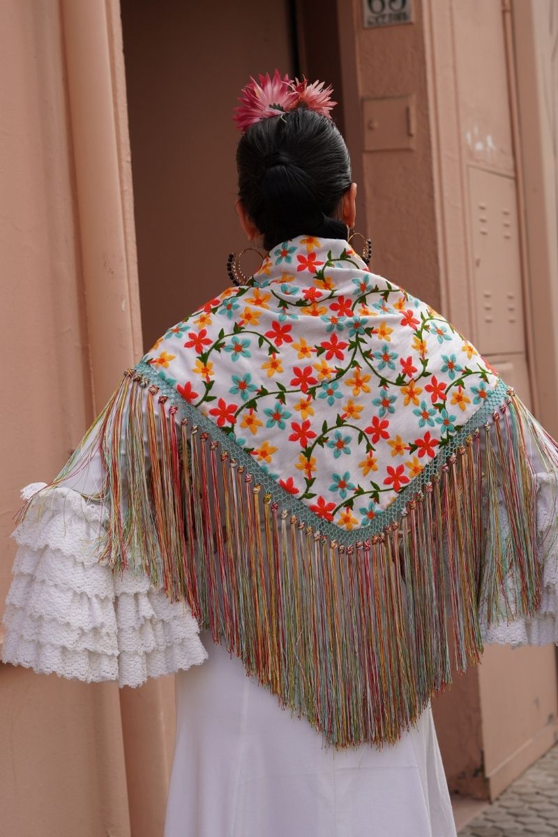 Mantoncillo Flamenca Flores Blanco - Imagen 4
