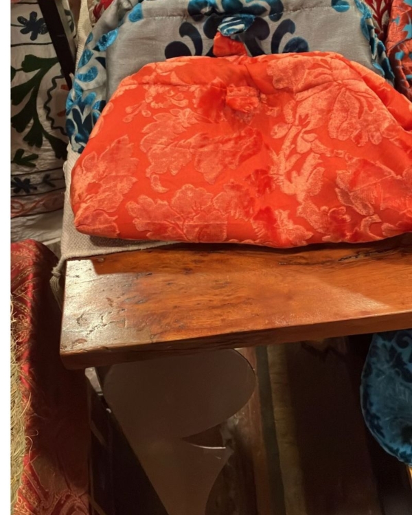 Cartera Naranja Flores Terciopelo